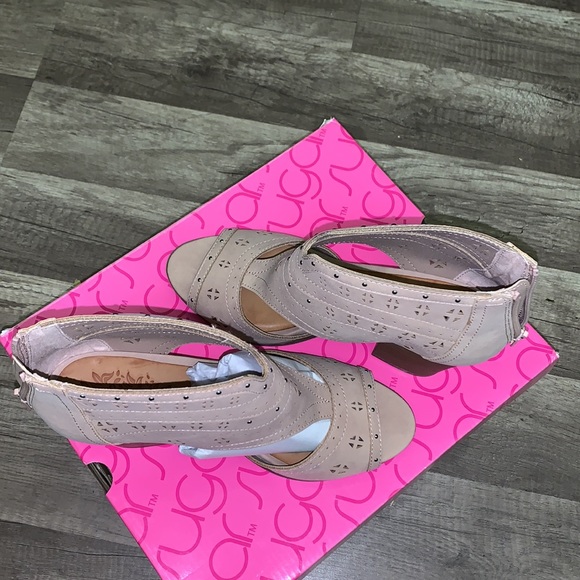 Sugar Viveca Peep Toe Ankle Bootie  SideCut Boot - Picture 7 of 11